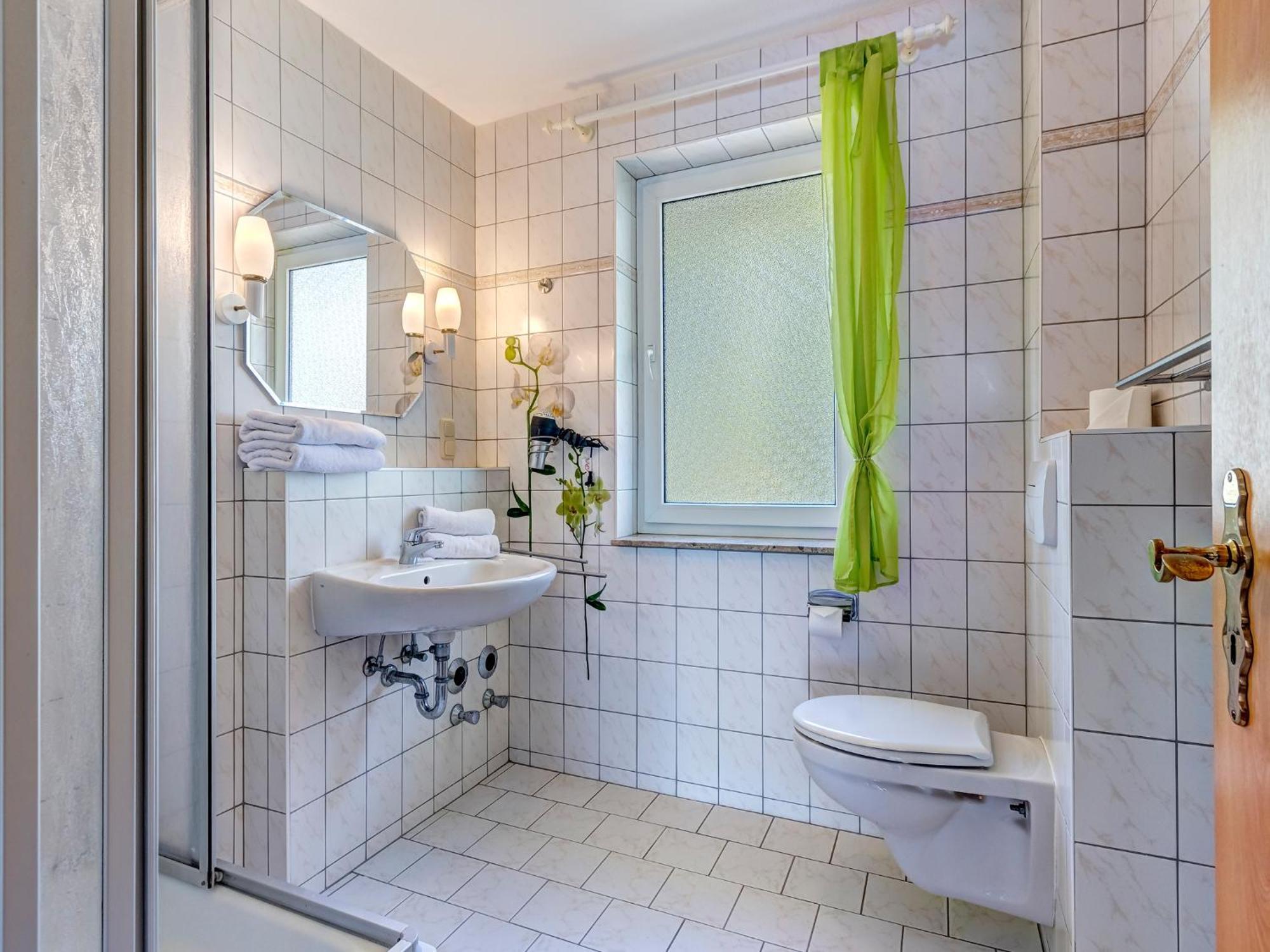 Hansehus Ferienwohnung Nr 1 ツィノヴィッツ エクステリア 写真